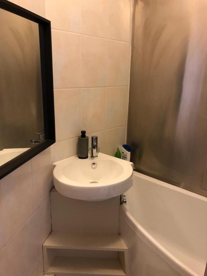 Splendid 1 Bedroom Flat + Terrace Λονδίνο Εξωτερικό φωτογραφία