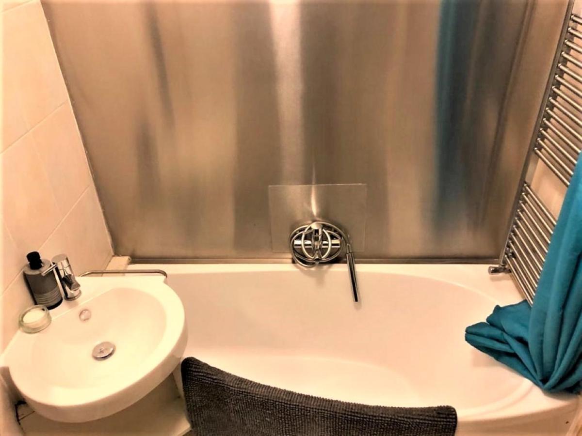 Splendid 1 Bedroom Flat + Terrace Λονδίνο Εξωτερικό φωτογραφία